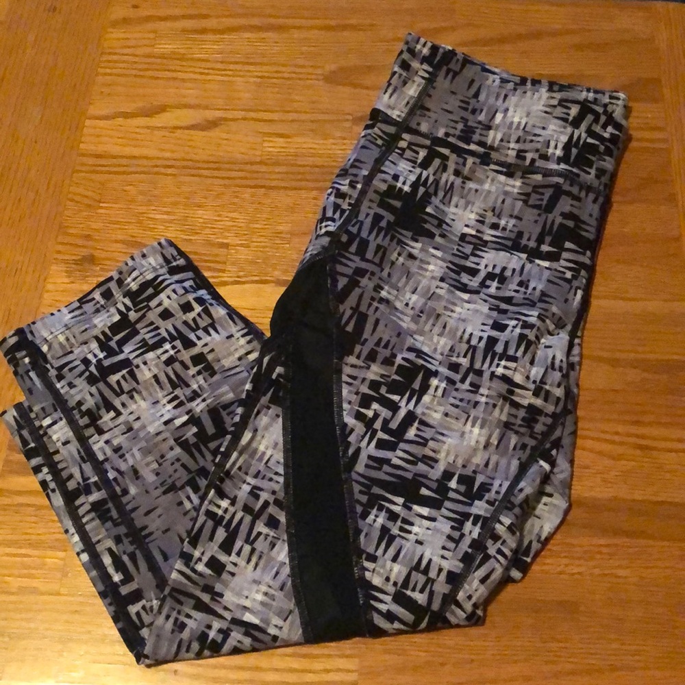 LOU & GREY workout crop pants